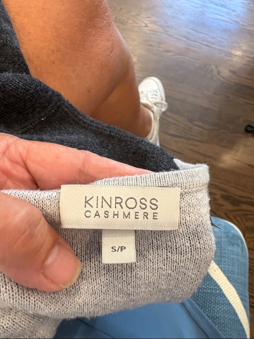 Kinross Cashmere Two-Tone V-Neck Sweater in Charcoal and Light Gray - Picture 2 of 2